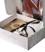 Bride and Groom Wedding Gift Box